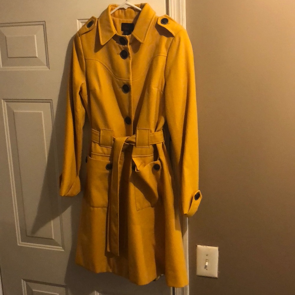 Mustard yellow jacket 🐝